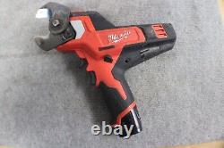 Milwaukee 2472-20 M12 600 MCM Cable Cutter With2Ah Battery Charger Soft Case