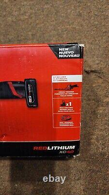 Milwaukee Fuel M12 8 Hedge Trimmer Kit 2533-21 (Includes Battery and Charger)