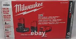 Ensemble de batteries Milwaukee M12 12 volts haute capacité 5,0 Ah et 2,5 Ah et chargeur