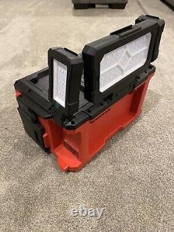 Milwaukee 2357-20 M18 Packout Lumière/Chargeur