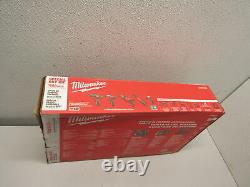 Milwaukee 2498-25H 12V Li-Ion 5 Kit Combo sans fil d'outils avec 2 batteries et chargeur