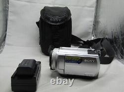 Sony Handycam DCR-SR40 30 Go HDD avec 2 batteries & chargeur Super Night Shot Plus