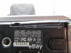 Sony Handycam DCR-SR40 30 Go HDD avec 2 batteries & chargeur Super Night Shot Plus