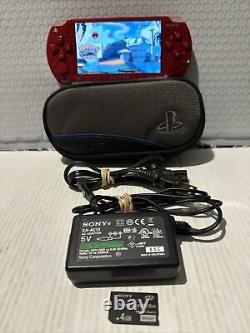 Sony PSP 2000 Édition Limitée God of War Rouge Profond Avec Batterie, chargeur, Mémoire 4Go